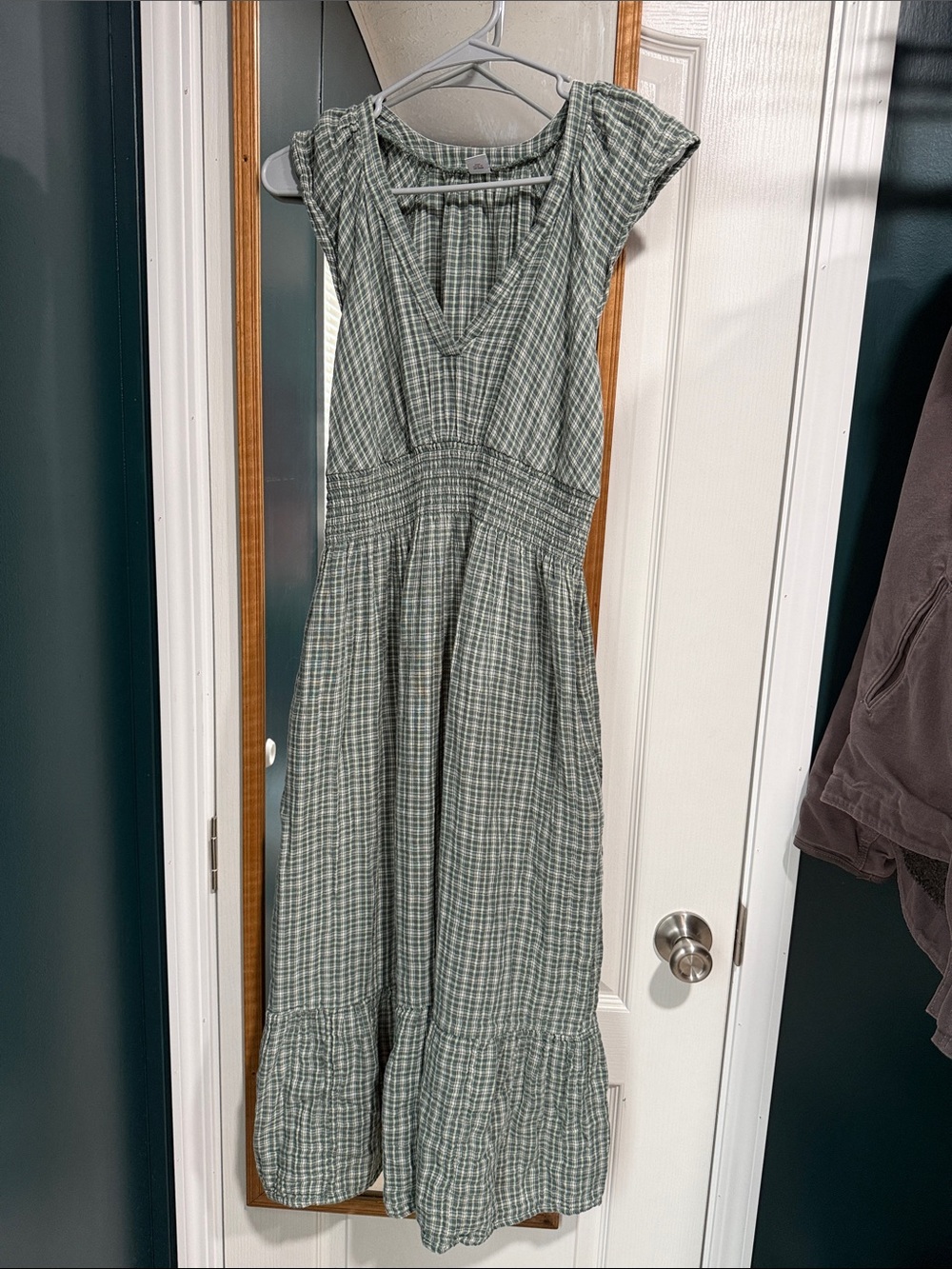 Old Navy Green Plaid V-Neck Maxi Dress with pockets